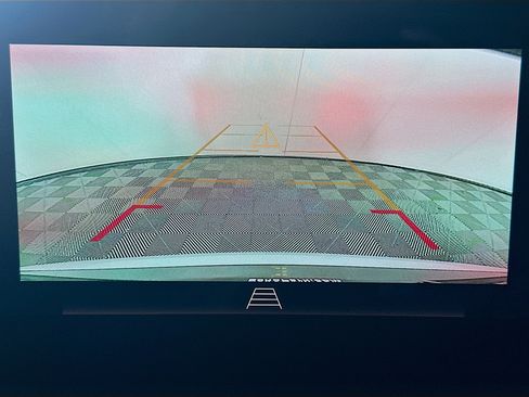 Used 2025 Buick Envista Sport Touring image 21