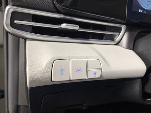 Certified 2023 Hyundai Elantra Limited image 31