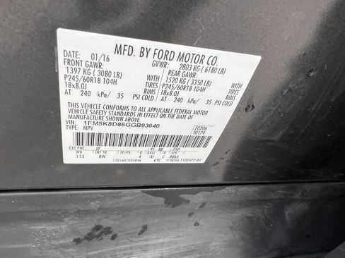 Used 2016 Ford Explorer XLT w/ Equipment Group 202A AWD/4WD image 31
