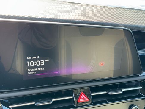 New 2025 Kia Niro EX image 12