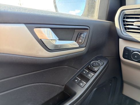 Used 2022 Ford Escape SEL image 25