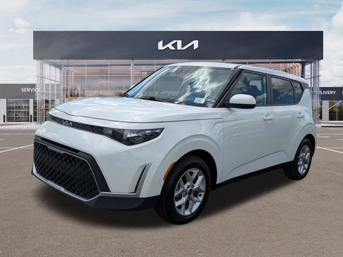 Certified 2024 Kia Soul LX w/ Option Group 015 FWD image 6
