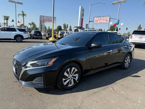 Certified 2024 Nissan Altima 2.5 S image 3