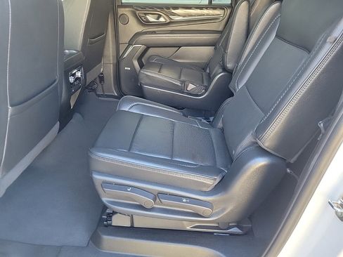 Used 2023 GMC Yukon XL Denali image 15