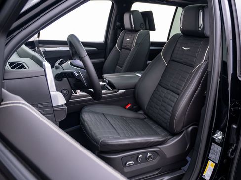 New 2026 Cadillac Escalade V w/ LPO, ONYX Package AWD/4WD image 16