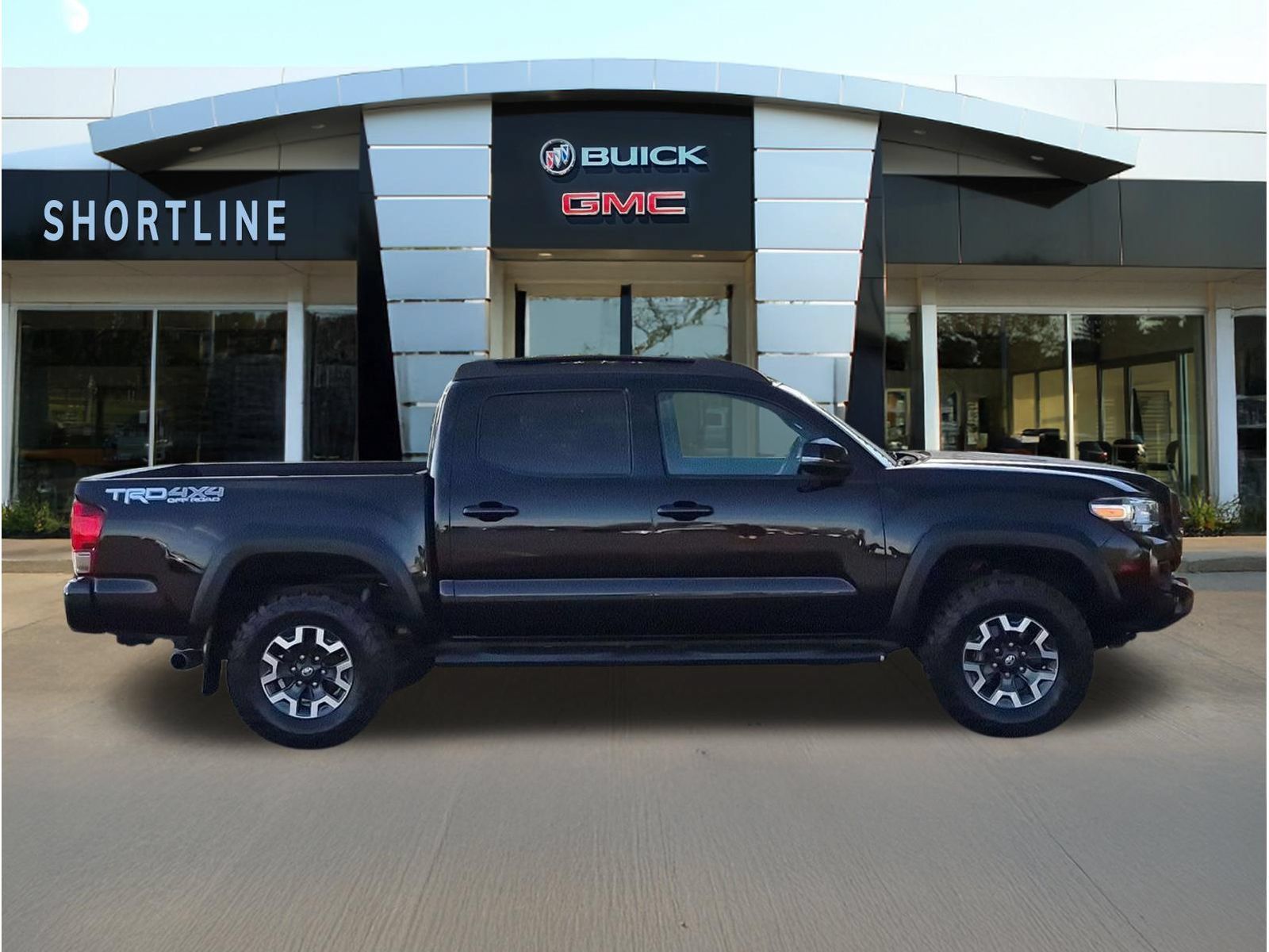Used 2016 Toyota Tacoma TRD Off-Road AWD/4WD image 2