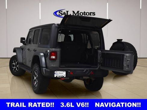 Used 2023 Jeep Wrangler Unlimited Rubicon w/ Cold Weather Group AWD/4WD image 9