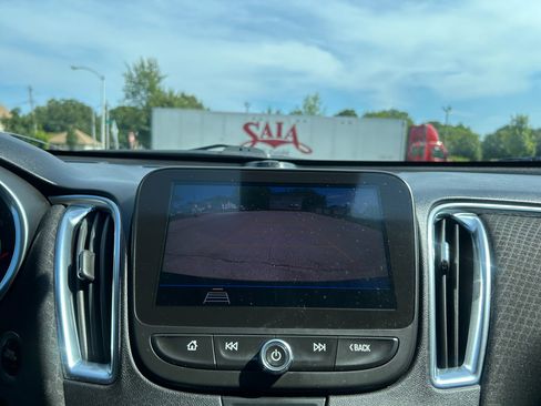 Used 2019 Chevrolet Malibu LT w/ Driver Confidence Package II image 13