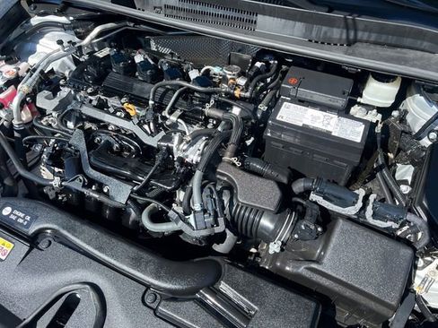 Certified 2023 Toyota Corolla LE image 9