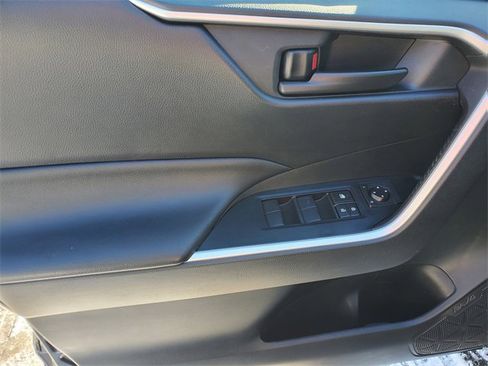 Used 2020 Toyota RAV4 LE w/ Carpet Mat Package image 12