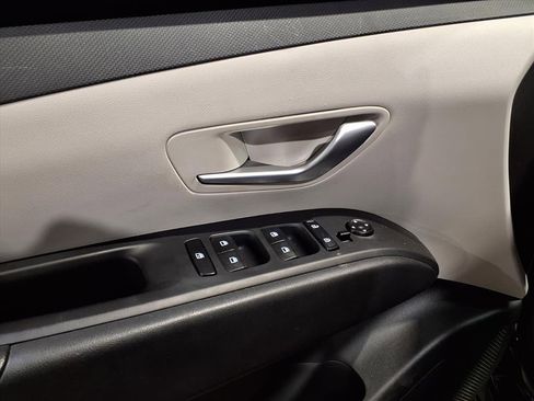 Used 2023 Hyundai Tucson SE image 21