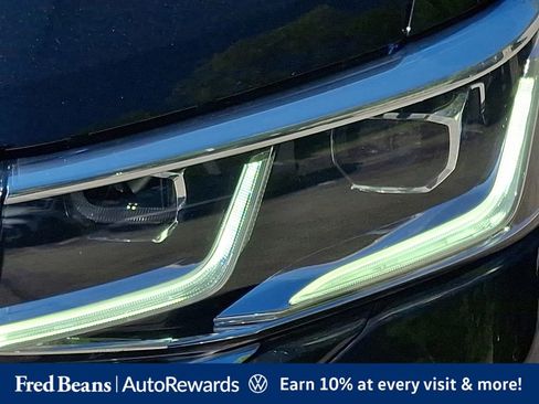 Certified 2023 Volkswagen Taos SEL AWD/4WD image 13