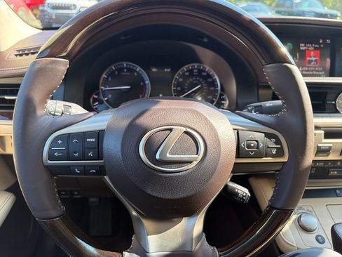 Used 2016 Lexus ES 350 w/ Premium Package w/Wood Trim FWD image 36