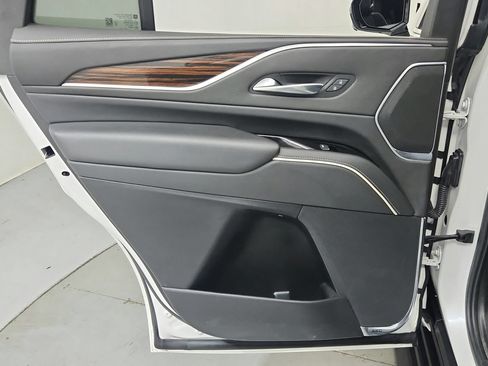 Certified 2022 Cadillac Escalade Premium Luxury AWD/4WD image 23