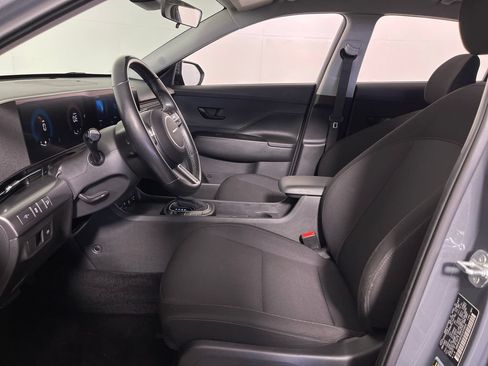 Certified 2025 Hyundai Kona SEL FWD image 12