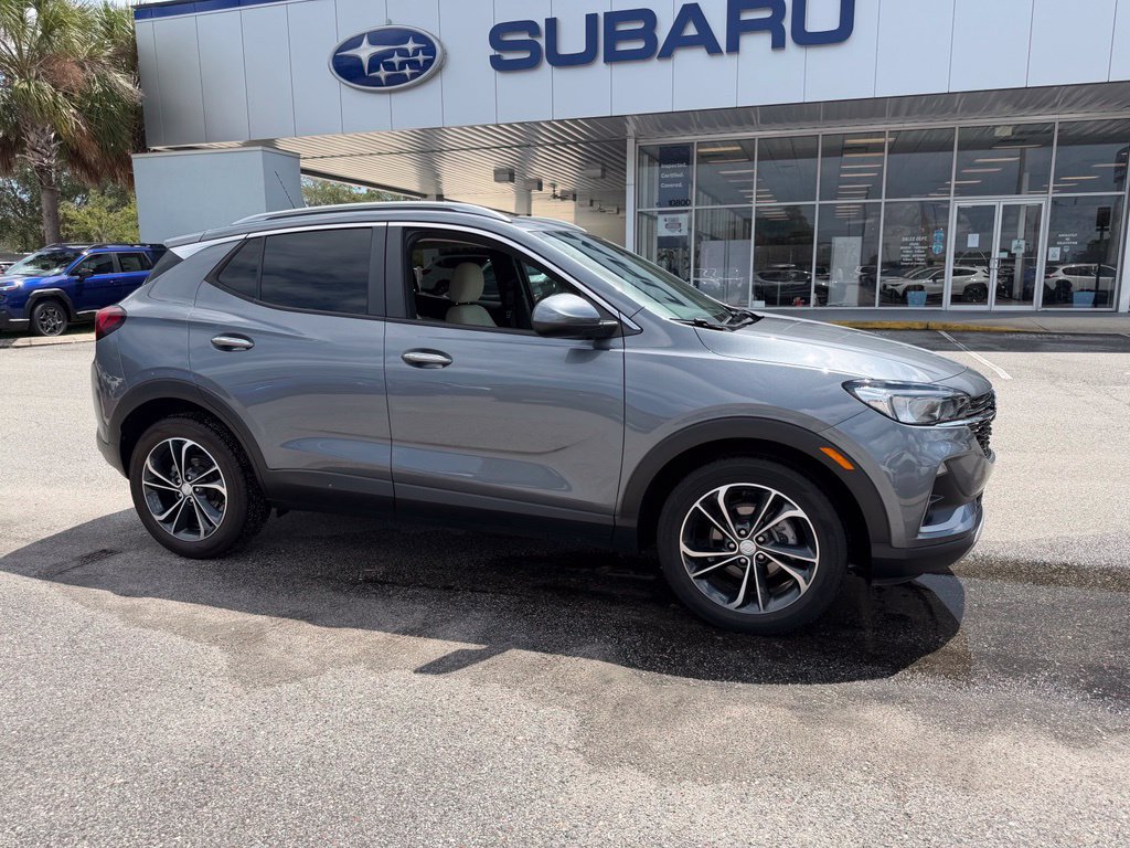 Used 2022 Buick Encore GX Select FWD image 1