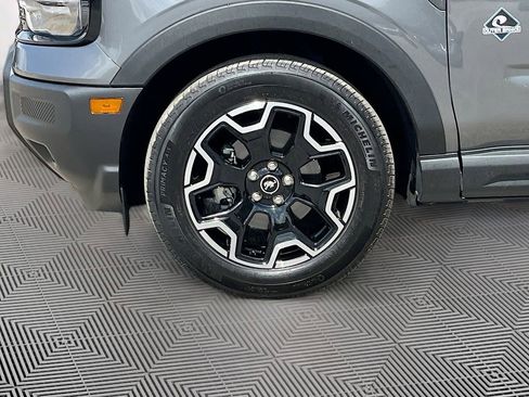Used 2025 Ford Bronco Sport Outer Banks AWD/4WD image 11