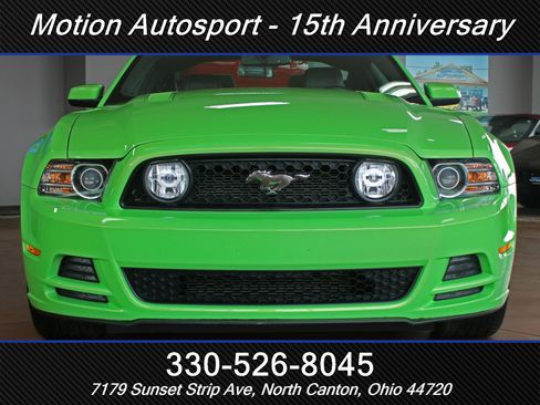 Used 2013 Ford Mustang GT Premium image 3