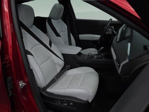 Used 2025 Cadillac XT4 Sport FWD image 17