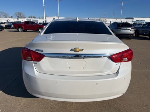 Used 2016 Chevrolet Impala LT w/ Convenience Package image 4