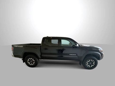 Used 2023 Toyota Tacoma TRD Off-Road image 9