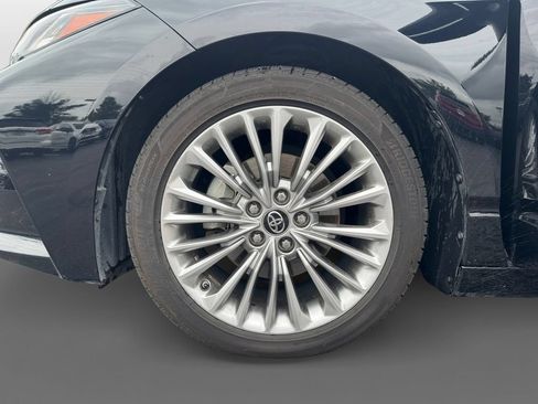 Used 2019 Toyota Avalon Limited w/ Advanced Safety Package FWD image 14
