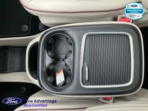 Used 2020 Chrysler Pacifica Limited image 11