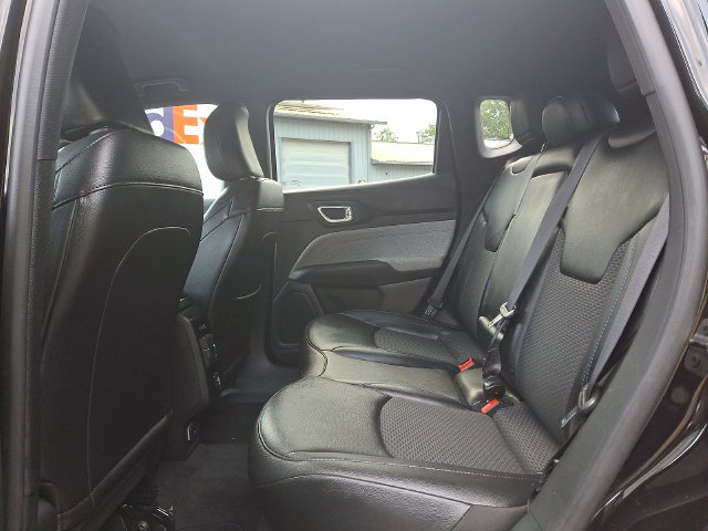 Used 2025 Jeep Compass Latitude AWD/4WD image 11
