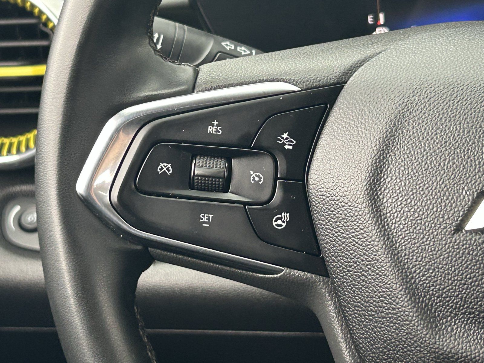 Certified 2026 Chevrolet Trax LT w/ LT Convenience Package FWD image 23