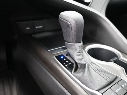 Used 2023 Toyota Camry LE w/ Convenience Package FWD image 31