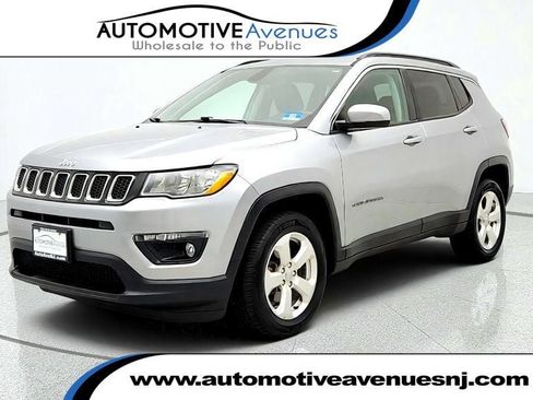 Used 2018 Jeep Compass Latitude w/ Popular Equipment Group AWD/4WD image 1