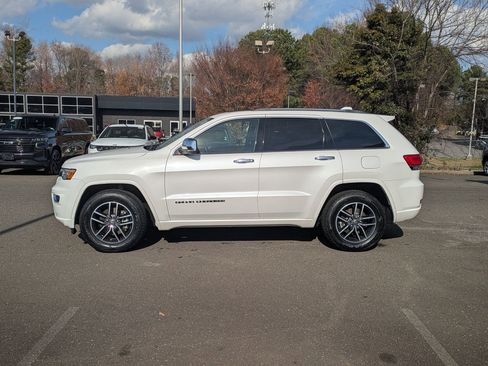 Used 2020 Jeep Grand Cherokee Overland image 8