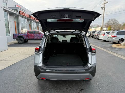 Used 2023 Nissan Rogue SV w/ SV Premium B Package image 34