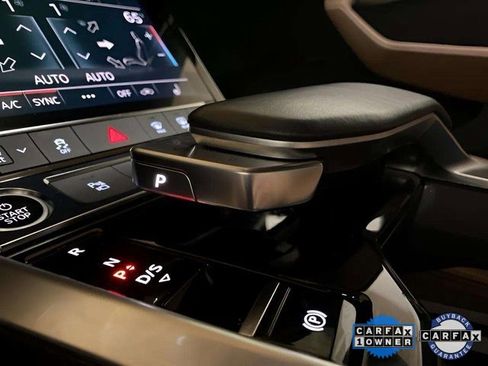 Used 2024 Audi Q8 e-tron Premium image 59