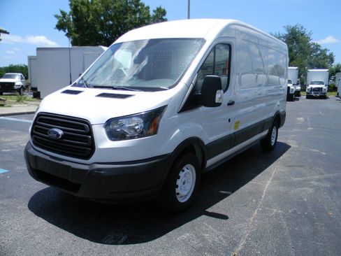 Used 2018 Ford Transit 150 148 Medium Roof RWD image 3