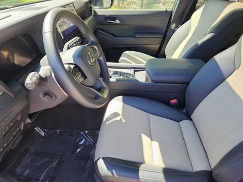 Used 2025 Lexus GX 550 AWD/4WD image 23
