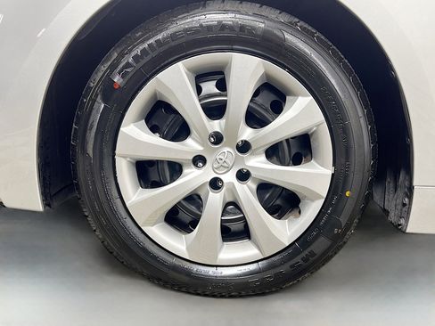 Used 2025 Toyota Corolla LE image 14