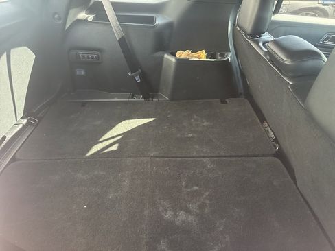 Used 2019 Ford Explorer Limited w/ Class III Trailer Tow Package image 10