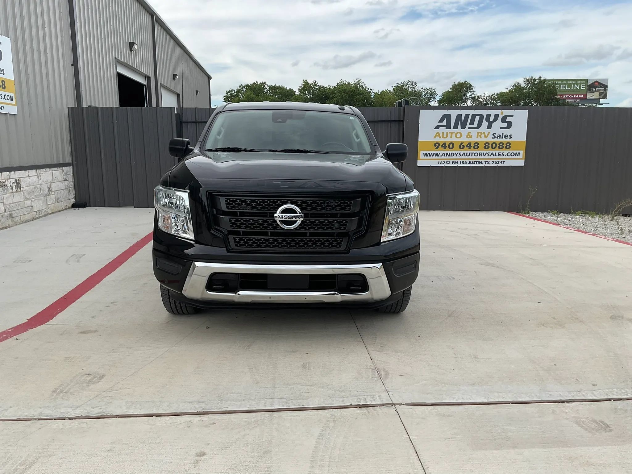 Used 2021 Nissan Titan SV w/ SV Convenience Package AWD/4WD image 1
