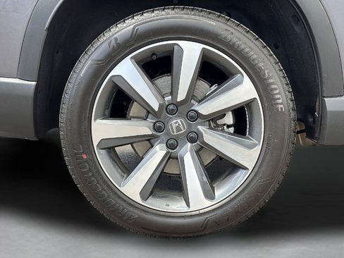 Certified 2025 Honda Pilot Touring image 11