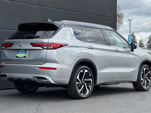 New 2025 Mitsubishi Outlander SEL image 5