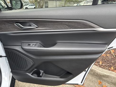 New 2025 Jeep Grand Cherokee L Limited w/ Trailer Tow Package image 20