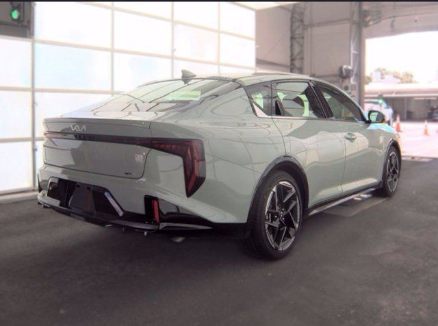 Used 2025 Kia K4 EX w/ GT-Line Sunroof Package FWD image 5