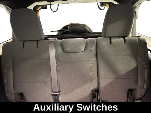 Used 2024 Jeep Wrangler Sahara image 16