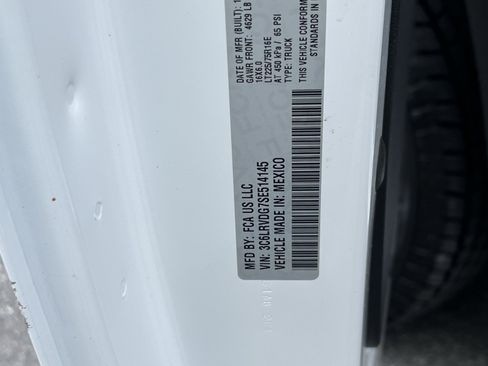 Used 2025 RAM ProMaster 2500 w/ Convenience Group FWD image 43