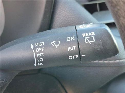Used 2019 Toyota RAV4 LE FWD image 13