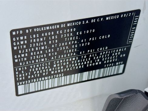 Used 2022 Volkswagen Taos SEL w/ Panoramic Sunroof Package image 32