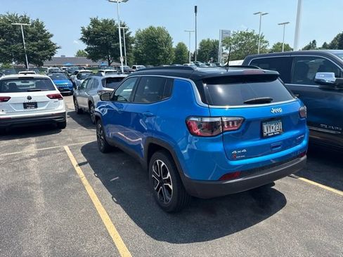 Used 2024 Jeep Compass Limited AWD/4WD image 4