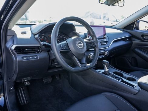 Used 2025 Nissan Altima 2.5 S image 15