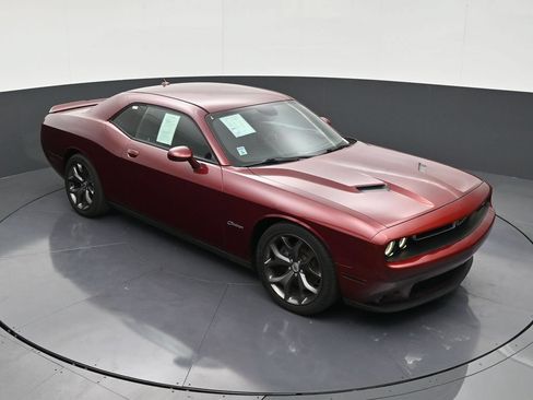 Used 2018 Dodge Challenger SXT Plus RWD image 18